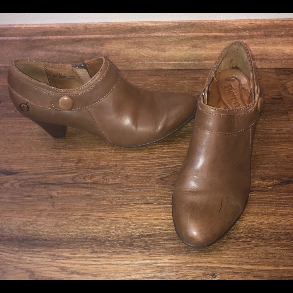 Born size 6.5 leather